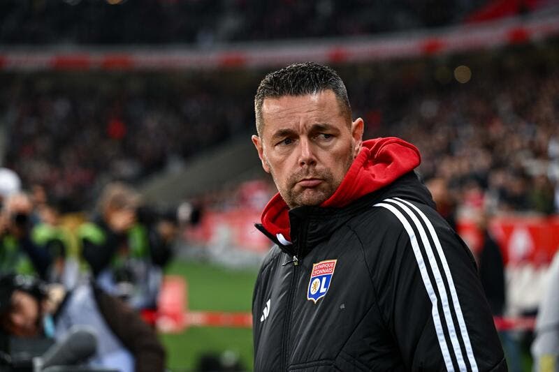  Quatre joueurs poussés sur le banc, Lyon a tranché