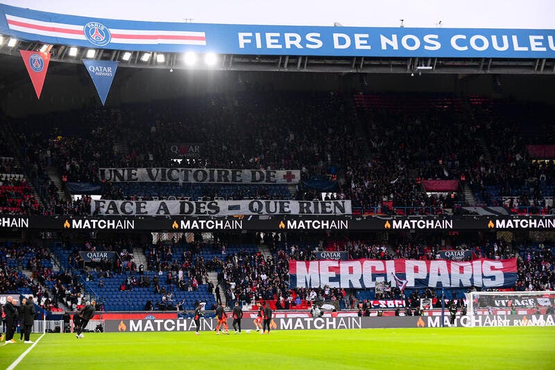  Le Parc des Princes se vide, le futur stade est mort