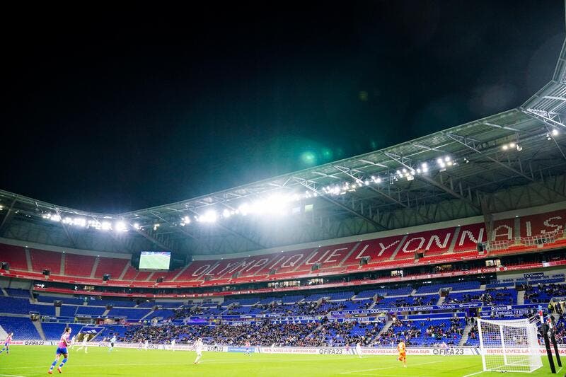  Besiktas arrive, le Groupama Stadium au régime forcé