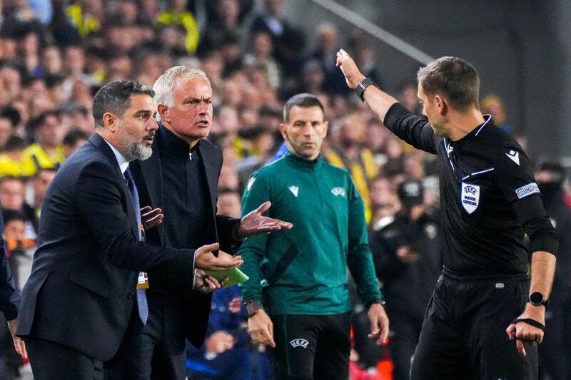 Clément Turpin humilié par Mourinho