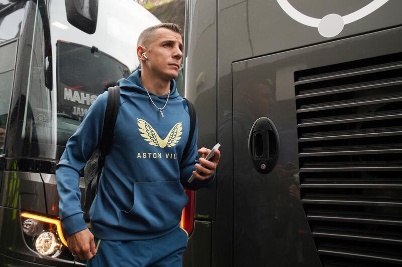  Lucas Digne remplace Ferland Mendy