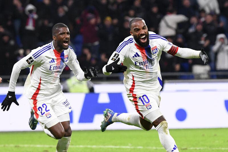  Lacazette tricheur, ça enrage